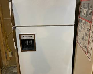 A nice clean refrigerator for your garage, basement, or recreation room.