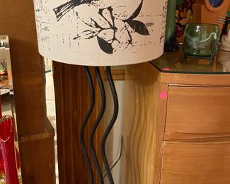 Great fun floor lamp with wavy black iron lines.