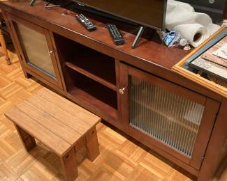Tv console