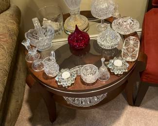 ASSORTED CUT CRYSTALS AND WATERFORD LAMP