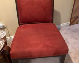 LIVING ROOM CHAIR