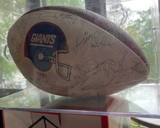 GIANTS. SIGNED BALL