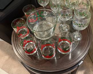 DECORATIVE HOLIDAY GLASSES