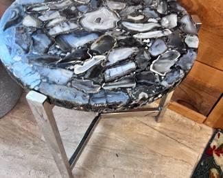 Natural Agate Round End Table / Coffee Table