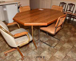 211Second Kitchen