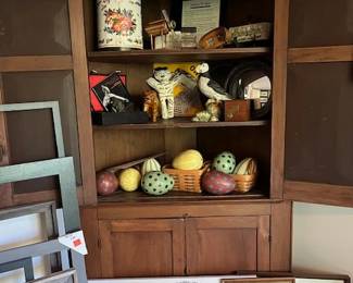 Primitive corner cabinet with stereoscope and cards.