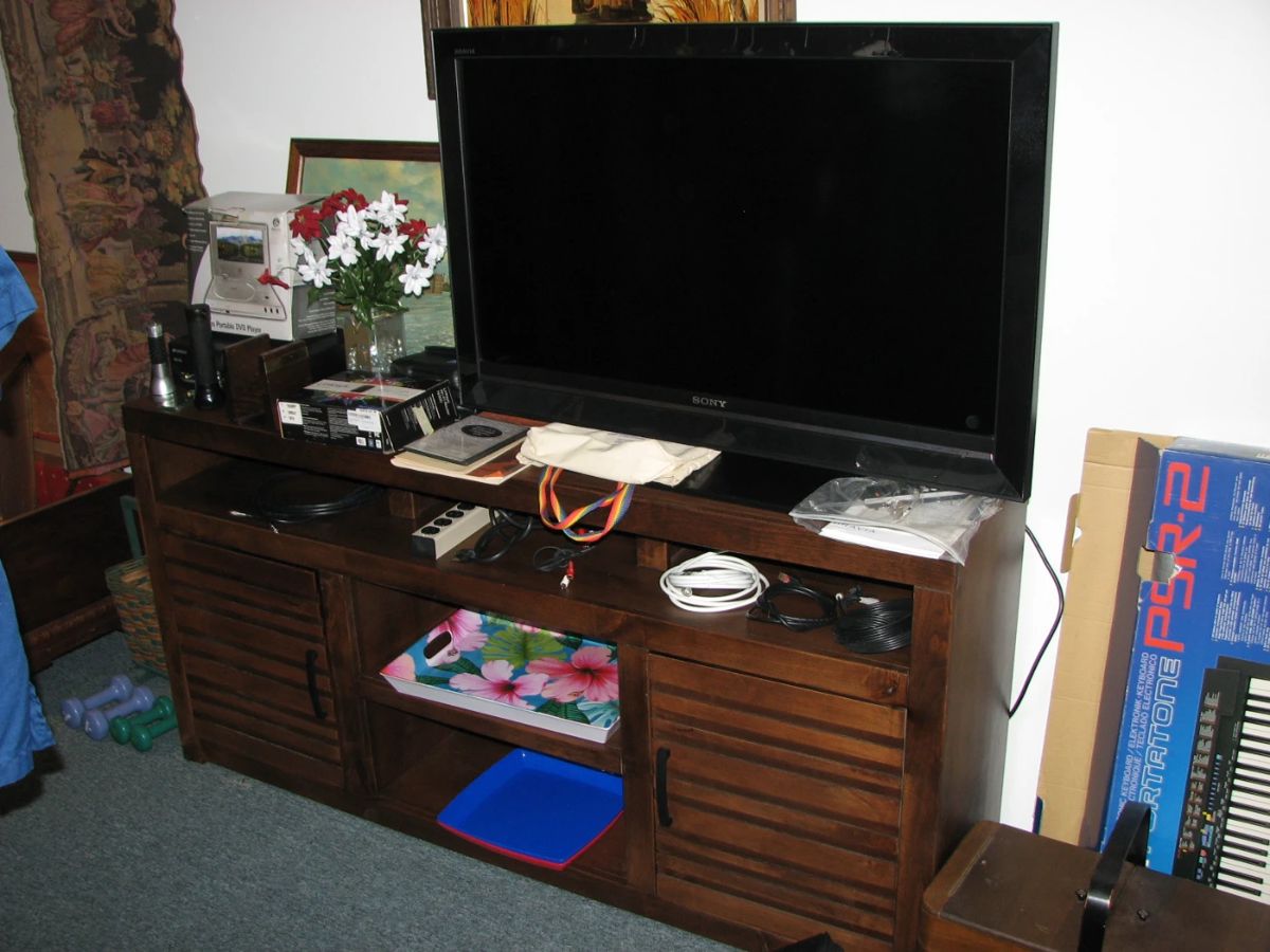 TV, nice entertainment center