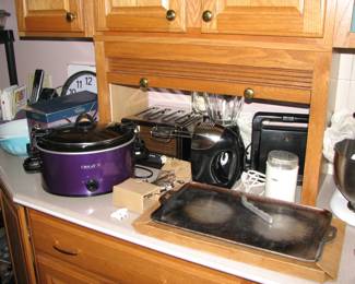 lots of kitchen items