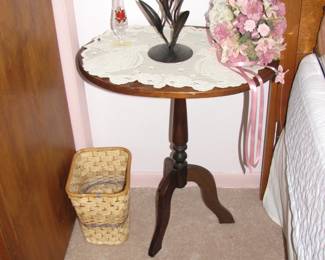 Round stand