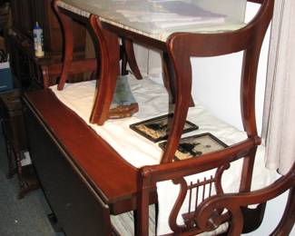 Nice Duncan Phyfe style table and 6 very nice chairs