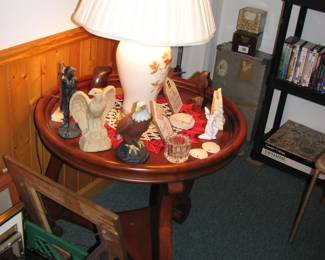 nice round occasional table, touch lamp and decor