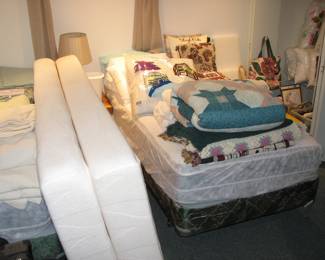 2nd of the twin beds, 2 twin memory foam mattresses, more linens, quilt and blankets