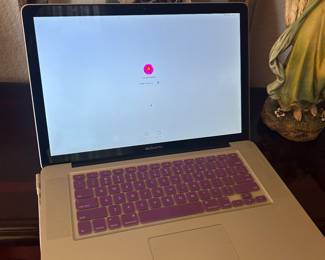 Apple MacBook Pro Intel Core i5 2.5
Ghz 13 inch laptop