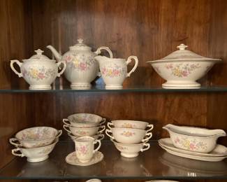 Syracuse China, "Briarcliff" pattern