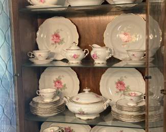 Schumann Arzberg china, "La Vie En Rose" pattern