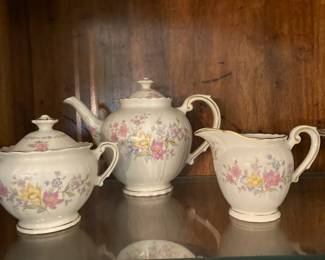Syracuse China, "Briarcliff" pattern
