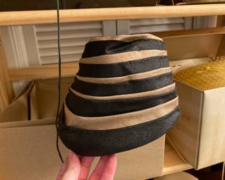 Great selection of vintage hats