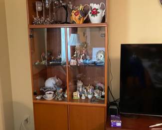 Curio cabinets (2 available)