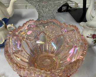 Vintage iridescent pink Carnival glass bowl