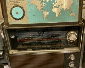 Vintage Longines Symphonette International Pathfinder 8000 radio