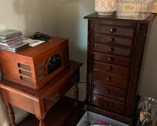Jewelry chest