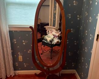 Dressing mirror
