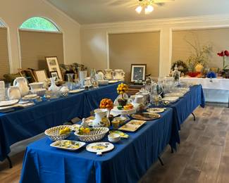 Huge selection of decor