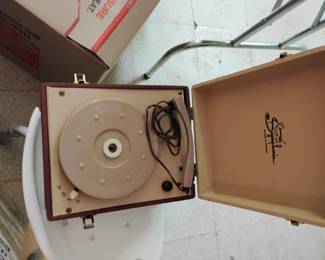 OLD RECORD PLAYER