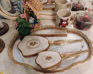 VINTAGE DRESSER SET