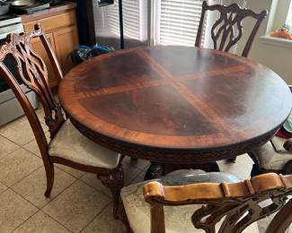 Excellent condition. Wood table with leaf