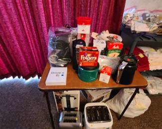 small appliances and card table