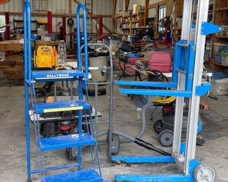 BALLYMORE ROLLING LADDER, GENIE LIFT