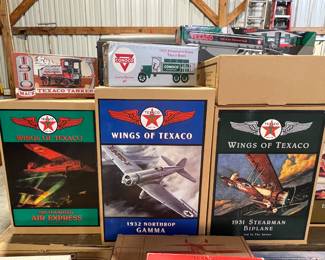 MORE WINGS OF TEXACO AIRPLANES, TEXACO BANKS