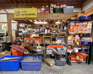 LIONEL O GAUGE TRAINS AND ACCESSORIES