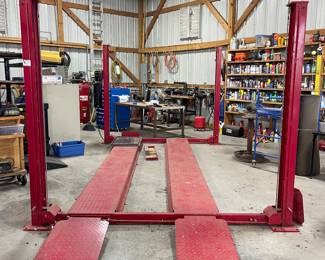 AUTOMOTIVE 8,000 LB CAR LIFT-AVAILABLE FOR IMMEDIATE PURCHASE