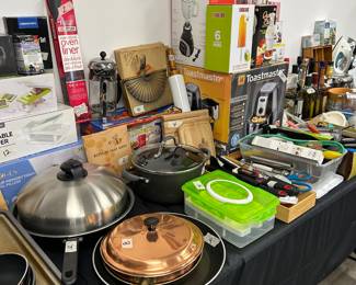 Tons of Brand New Kitchen