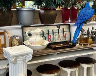 Bar w 4 a Stools and Decorator Items