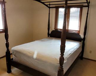 Ethan Allen 4-Poster full size Bed w/Canopy