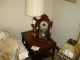 GORGEOUS VINTAGE CLOCK AND LEATHER TOPPED END TABLE.