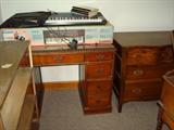 BEAUTIFUL DESK WITH GLASS TOP