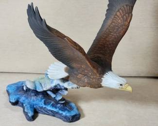 Eagle porcelain figure