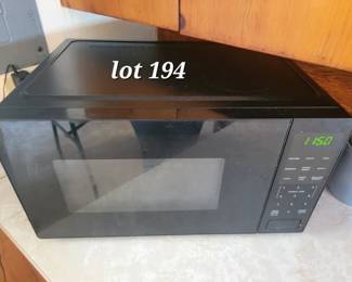 Small countertop microwave