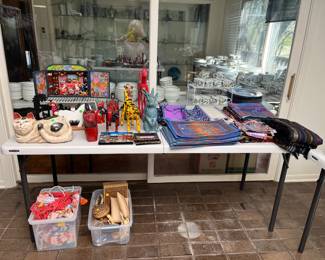 More International textiles and souvenirs