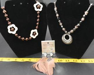lot of 3 pieces of misc jewelry