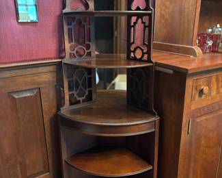 Lovely 1940’s Mahogany Corner Butler’s Shelf. 6 tiers with mirrored back on upper 3
