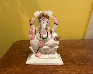 D121 - $20. Lord Ganesh Statue. Looks like Selenite.