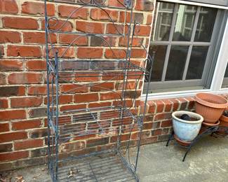 D50 - $40. Light Weight Metal Bakers Rack.