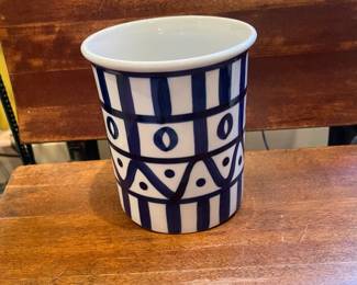 D53 - $65. 4 Piece Dansk Arabesque Pottery.