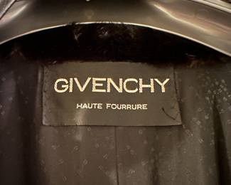 D1 - $450. Givenchy Haute Fourrure. "Blackglama - World's Finest Dark Ranch Mink". No Size Tag - Looks to be a size large. No issues noted.