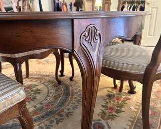 D17 - $250. Dining Table with 6 Chairs. 2 large leaves. Also has table pads. Very good vintage condition (although the chairs could be recovered). Top Measures 53.5" x 41" + 2 - 20" leaves.